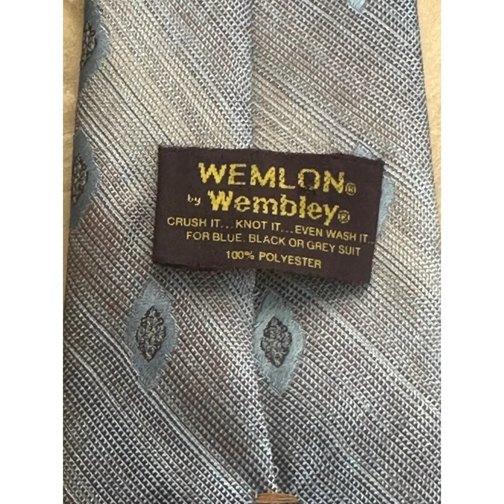 Vintage Wembley Wemlon Grey Blue Diamond Medallion‎ Textured Polyester Necktie